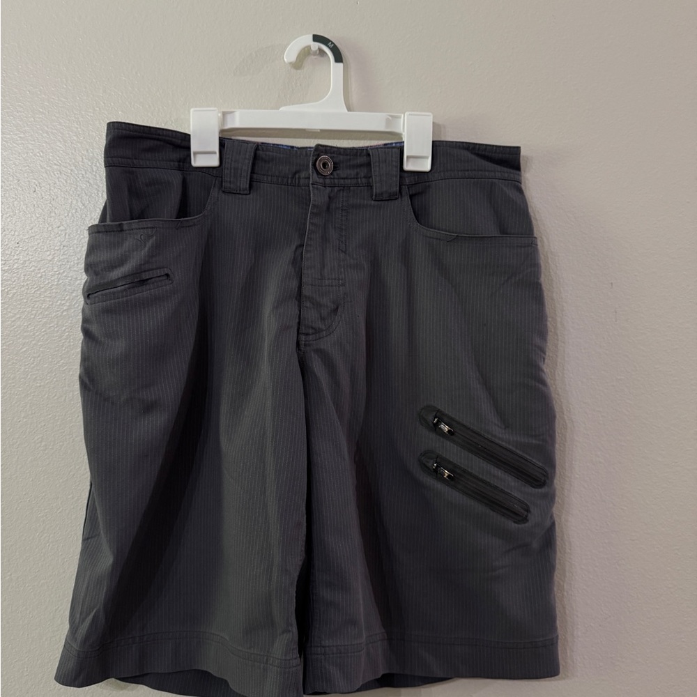 Lululemon Men's Gray Cargo Shorts size 34